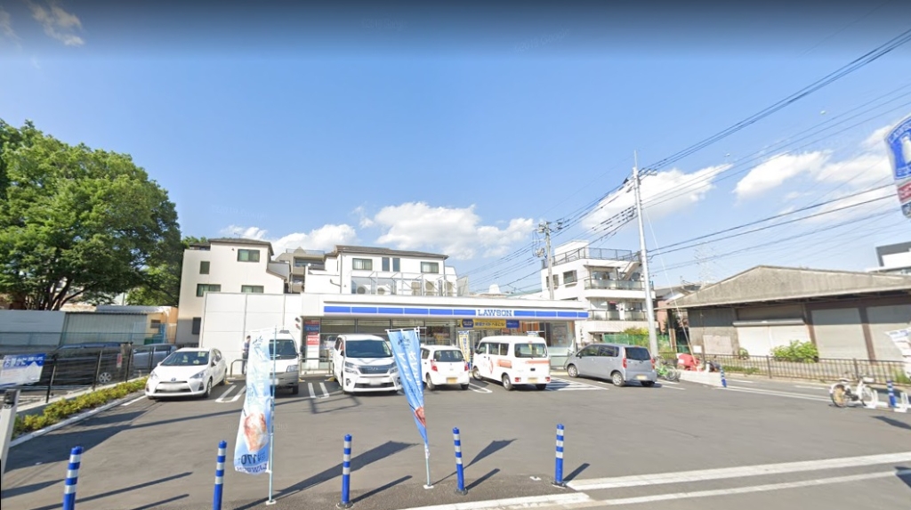 コンビニ　ローソン さいたま白幡四丁目店（コンビニ）まで163m