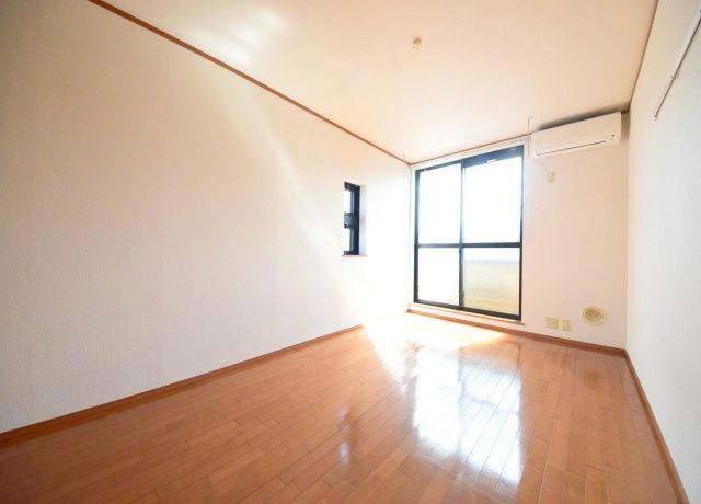 居室・リビング　★★2面採光の明るいお部屋★★