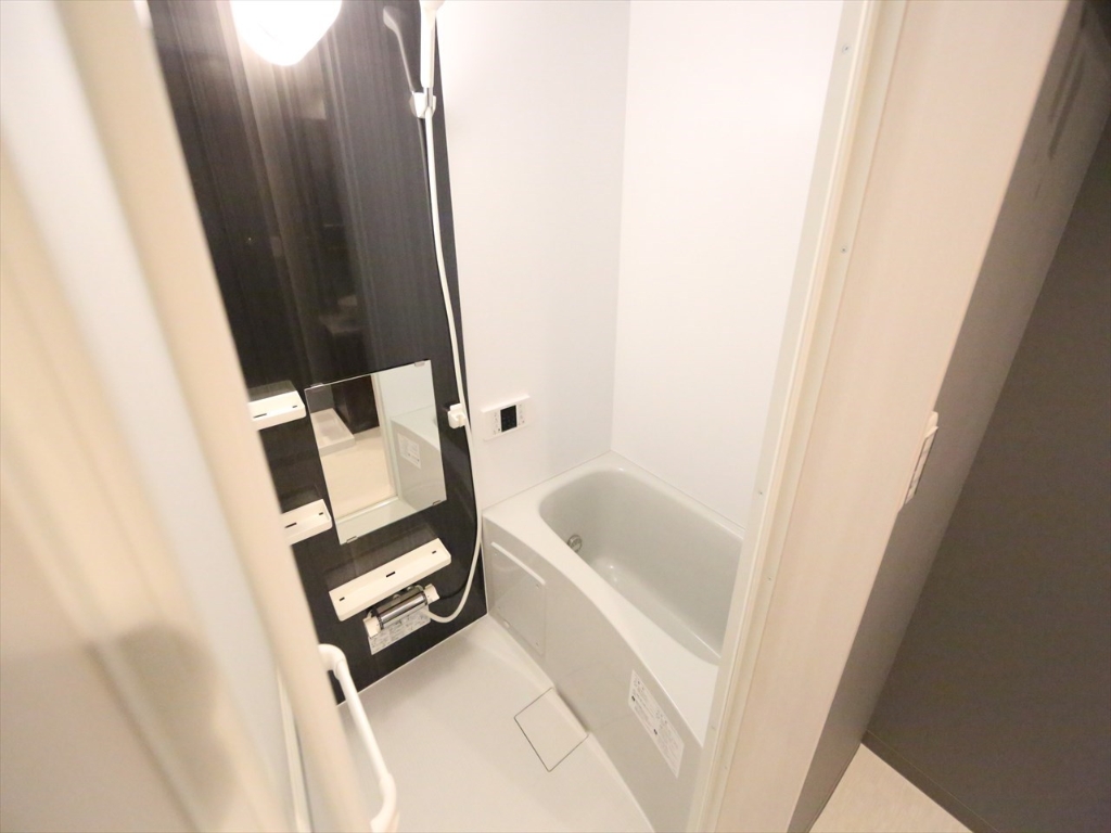 バス・シャワールーム　追い焚き機能付　オートバス機能付バスルーム