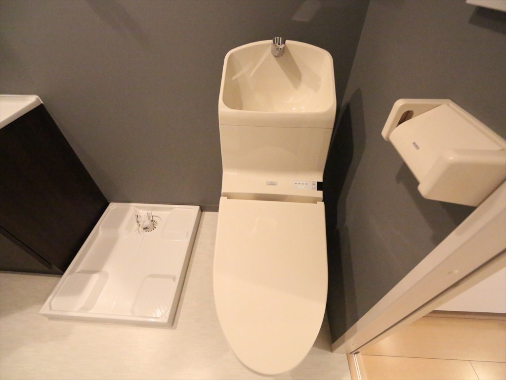 トイレ　温水洗浄暖房便座付トイレ