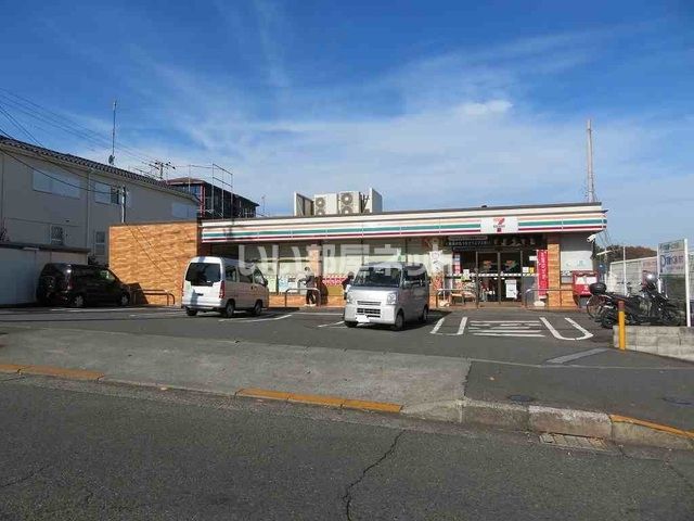 コンビニ　セブンイレブン（コンビニ）まで500m
