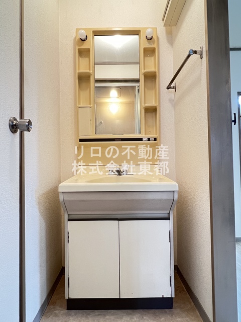 洗面設備　嬉しい洗面台は独立タイプ！