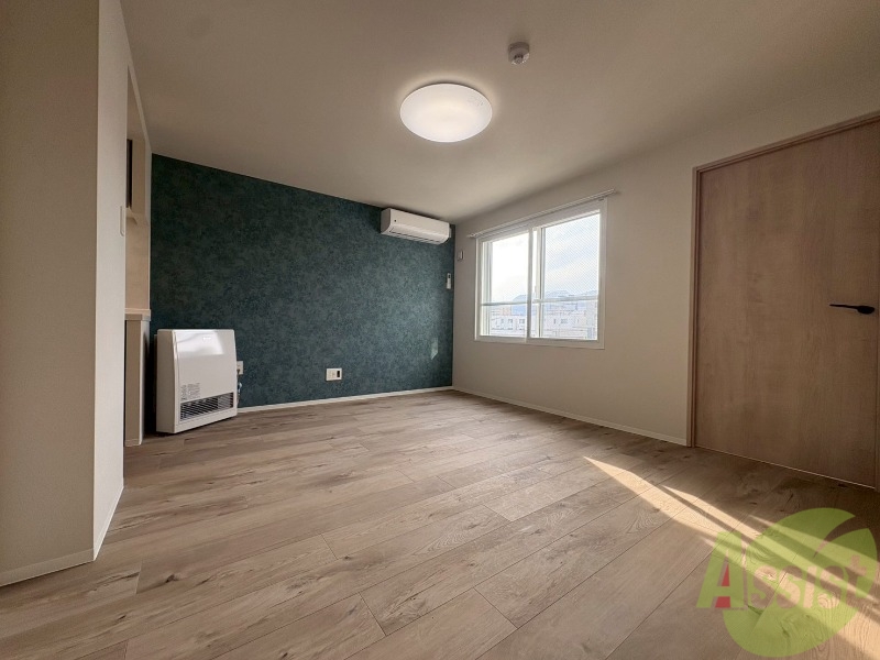 居室・リビング　広々としたリビングですね。使い勝手がよさそうですね！