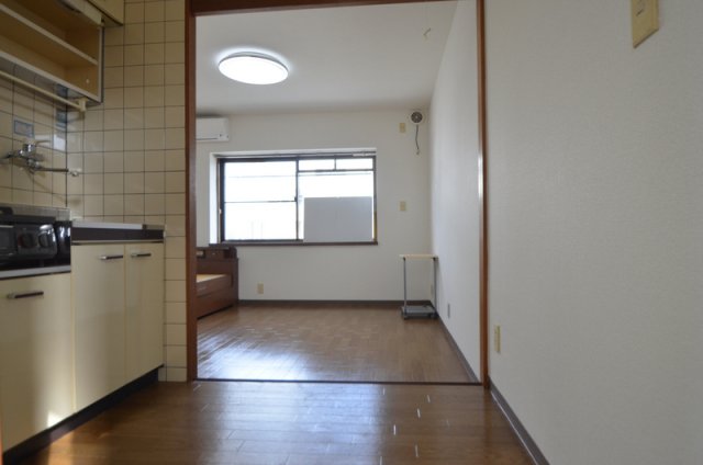 玄関　玄関から見た室内です☆