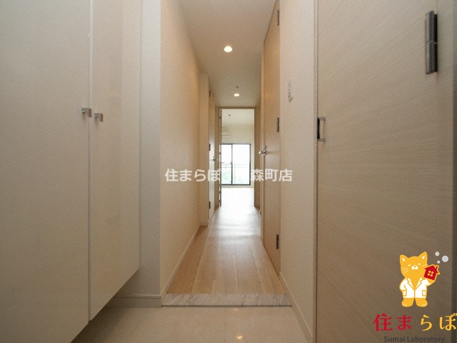 玄関　「気になったら、LINEで気軽に相談できますよ。」