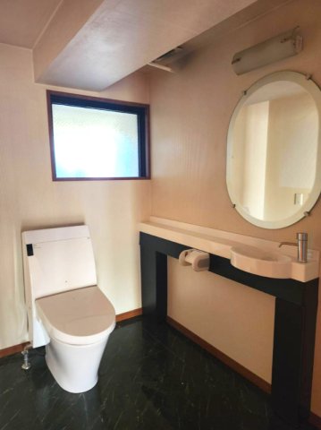 トイレ　5F