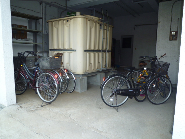 その他共有部分　敷地内駐輪スペース　バイクも・・・！？