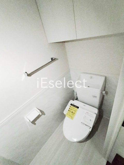 トイレ　温水洗浄便座付きのトイレ