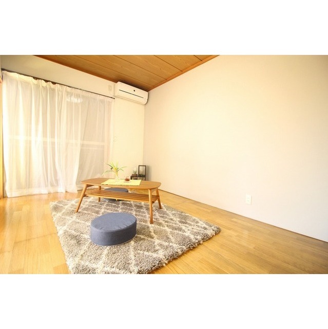 居室・リビング　日当たりの良いリビング♪