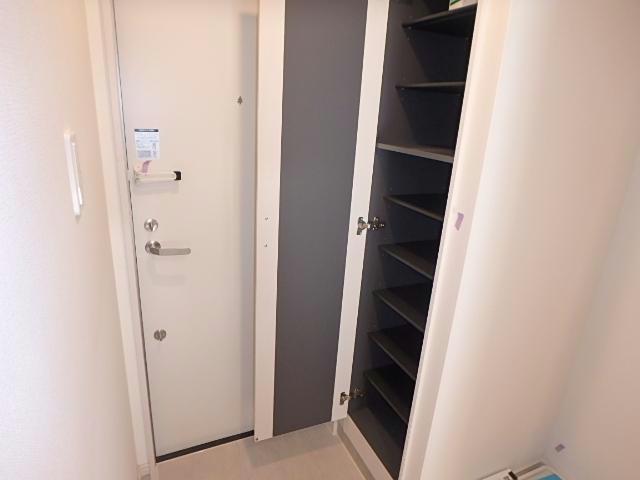 玄関　※同棟別室参考写真