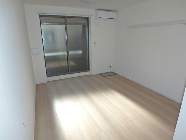 居室・リビング　※同棟別室参考写真