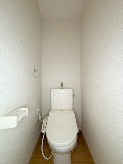 トイレ　※他号室の写真です