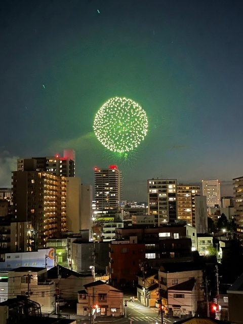 眺望　バルコニーより花火見られます