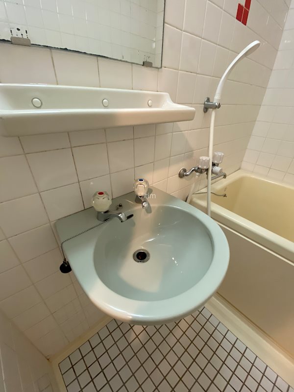 洗面設備　別室の画像です、ご参考までに