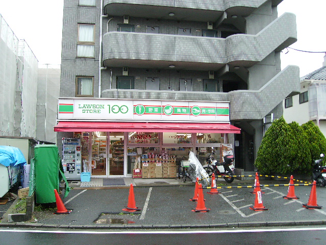 コンビニ　ローソン（コンビニ）まで300m