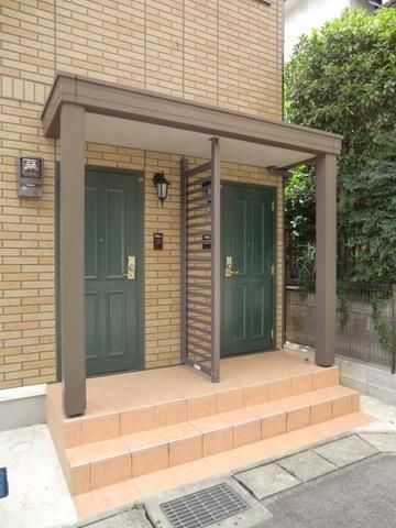 玄関　１階に玄関があります