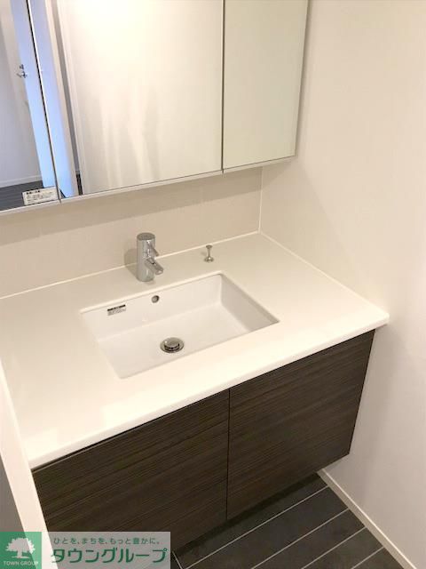 洗面設備　※写真は同タイプ住戸です。