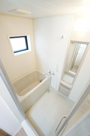 バス・シャワールーム　※反転タイプの写真です。