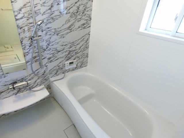 バス・シャワールーム　バスルーム