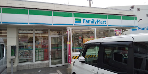 コンビニ　ファミリーマート 宜保中央店（コンビニ）まで1578m