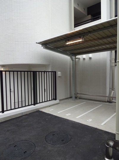 その他共有部分　バイク置き場は空き確認が必要です。