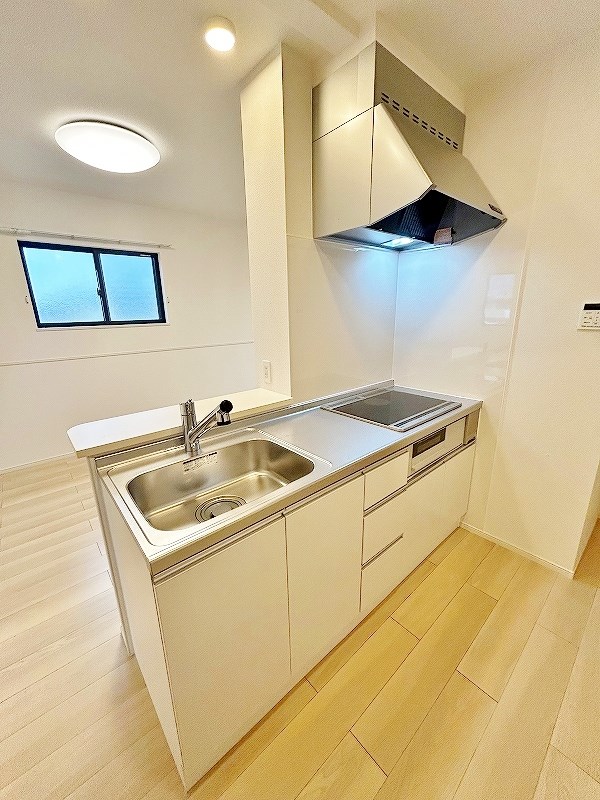 キッチン　★システムIHキッチングリル付き/３口コンロ★