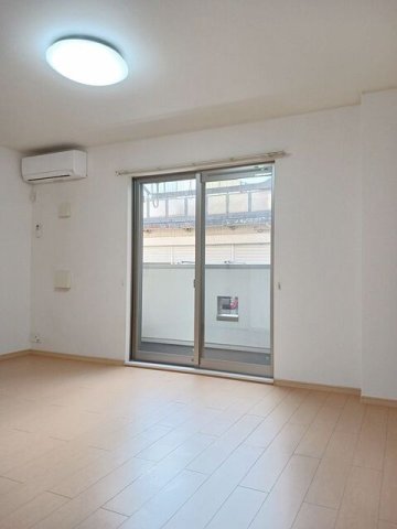 居室・リビング　こちらのリビングで趣味の時間をお楽しみください