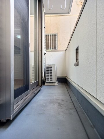 バルコニー　お洗濯にも便利なバルコニー付き