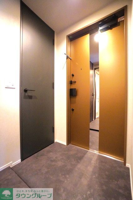 玄関　※写真は同タイプ住戸です。