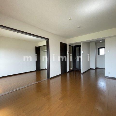 居室・リビング　同物件別号室の為、現状優先