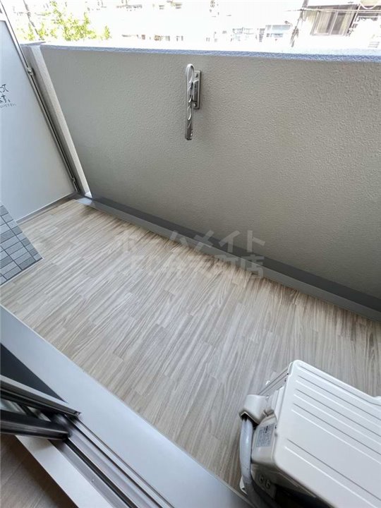 バルコニー　お洗濯にも便利なバルコニー付き
