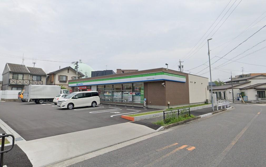 その他　ファミリーマート日比津グランド前店（その他）まで194m