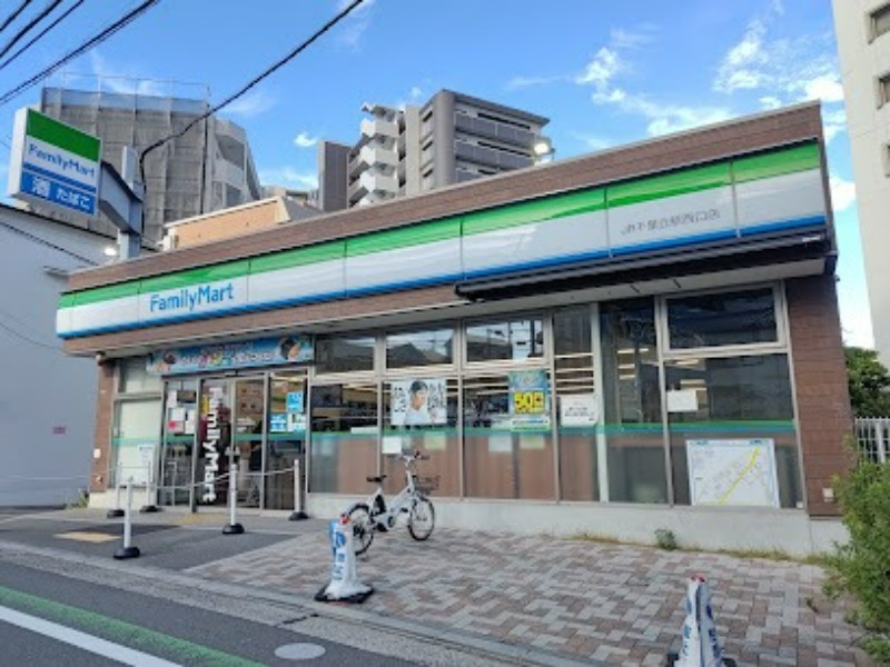 コンビニ　ファミリーマートJR千里丘駅西口店（コンビニ）まで589m