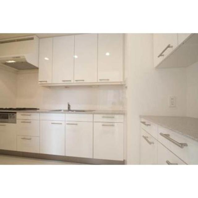 キッチン　※写真は同タイプ住戸です。