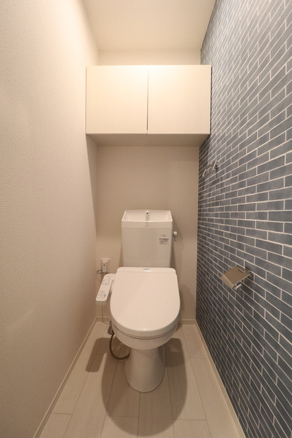 トイレ　温水洗浄暖房便座