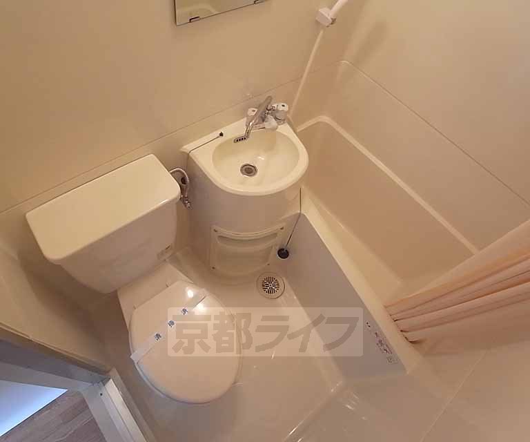 バス・シャワールーム　綺麗なユニットバスです