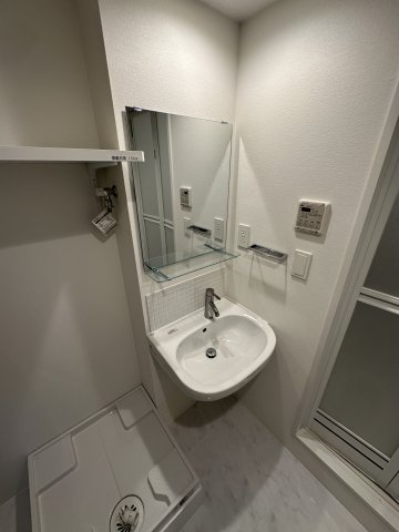 洗面設備　使いやすい洗面所です