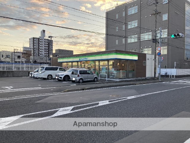 コンビニ　ファミリーマート 岐阜田神駅前店（コンビニ）まで479m