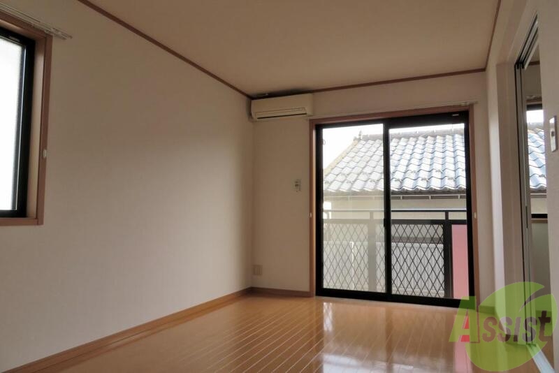 居室・リビング　角部屋施工のタイプです。広めのリビングはいいかんじー。