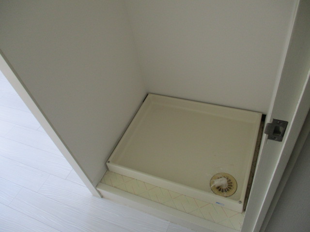 その他　室内洗濯機置き場。防水パン付きで安心。