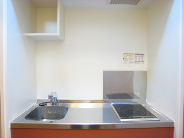 キッチン　２口電気コンロです。作業スペースも確保です。