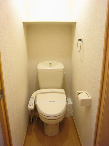 トイレ　ウォシュレット付きです。