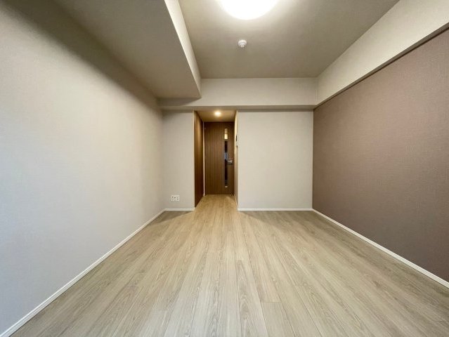 その他部屋・スペース　落ち着いた色調の寝室です