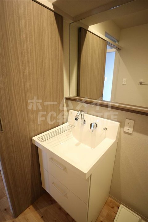 洗面設備　独立洗面台です