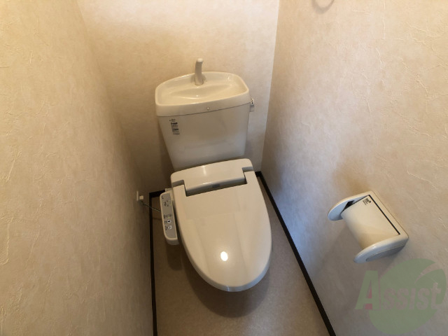 トイレ　トイレにはもちろんウォシュレットがついてます