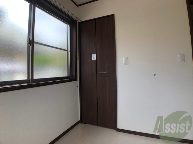 収納　４．５帖洋室にはウォークインクローゼットがあります