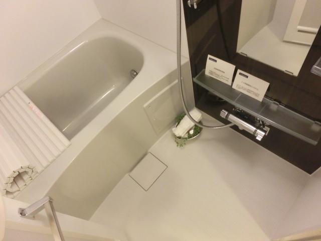 バス・シャワールーム　※反転タイプの写真を使用しています。