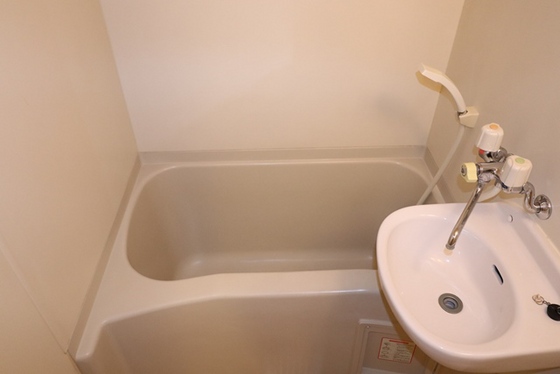 洗面設備　※別部屋の写真です