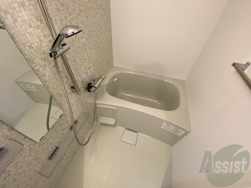 バス・シャワールーム　お風呂になります。一日の疲れを癒してくださいね。