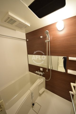 バス・シャワールーム　RISING Maison 本町橋　浴室